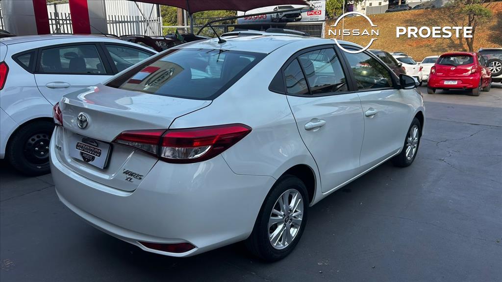 YARIS 1.5 16V FLEX SEDAN XL MANUAL3