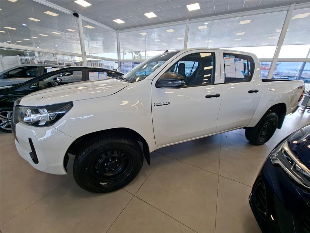 HILUX 2.8 D-4D TURBO DIESEL CD POWER PACK 4X4 AUTOMÁTICO3