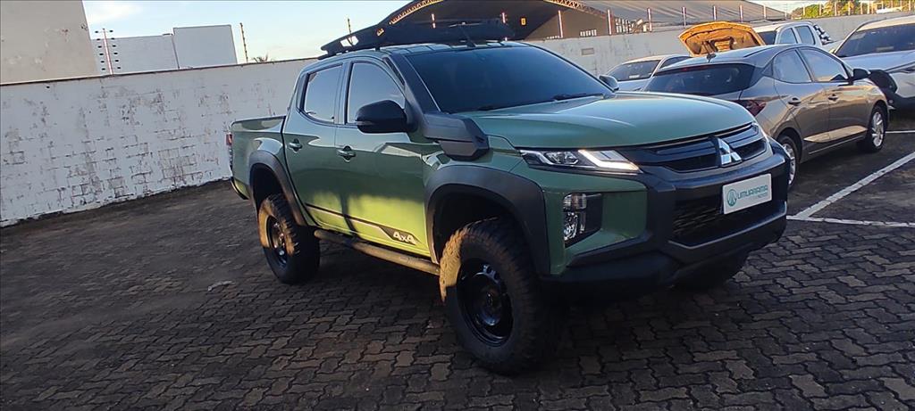 L200 TRITON 2.4 16V TURBO DIESEL SPORT SAVANA CD 4P 4X4 AUTOMÁTICO9