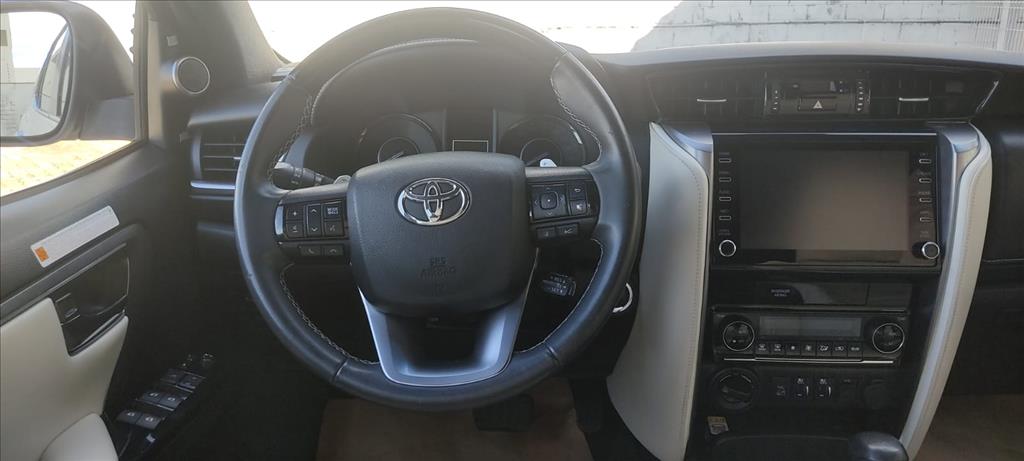 HILUX SW4 2.8 D-4D TURBO DIESEL DIAMOND 7L 4X4 AUTOMÁTICO11