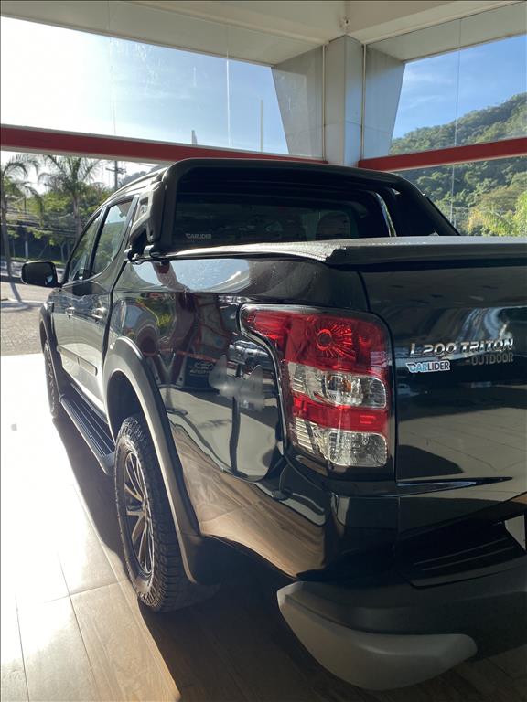 L200 TRITON 2.4 16V TURBO DIESEL SPORT HPE-S CD 4P 4X4 AUTOMÁTICO L200 TRITON 2.4 16V TURBO DIESEL SPORT HPE-S CD 4P 4X4 AUTOMÁTICO