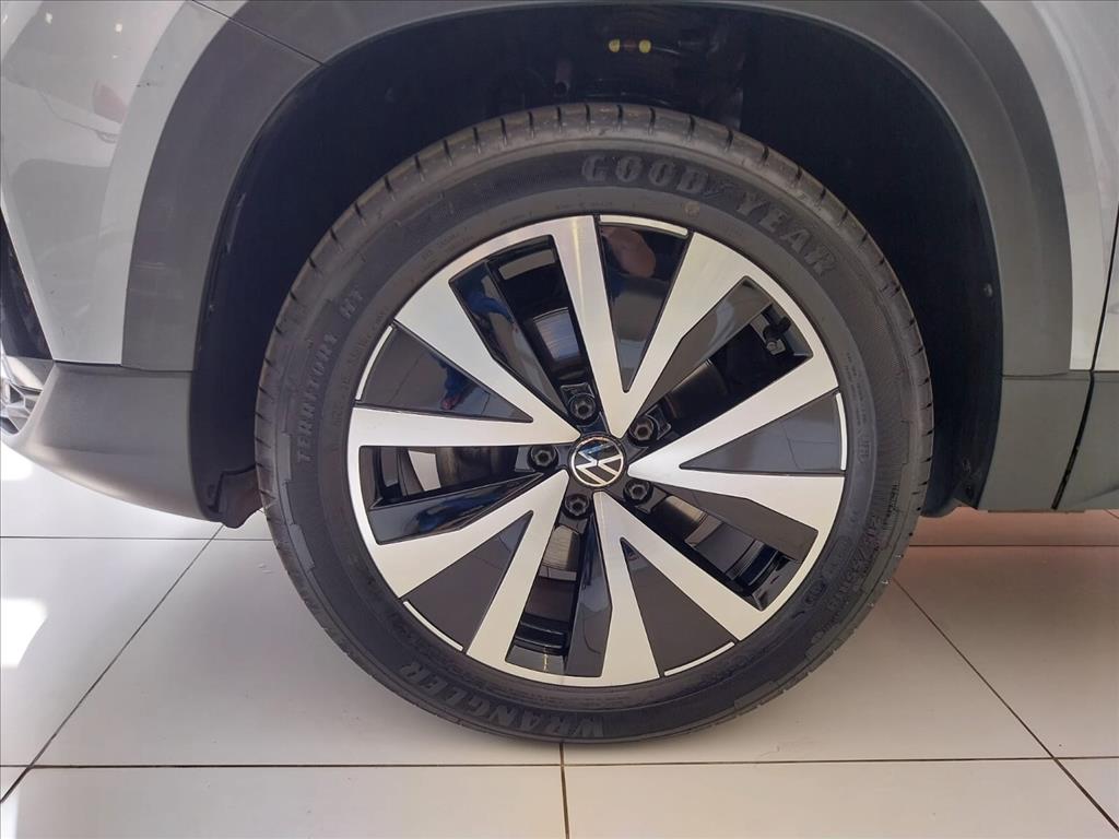 TAOS 1.4 250 TSI TOTAL FLEX HIGHLINE AUTOMÁTICO10