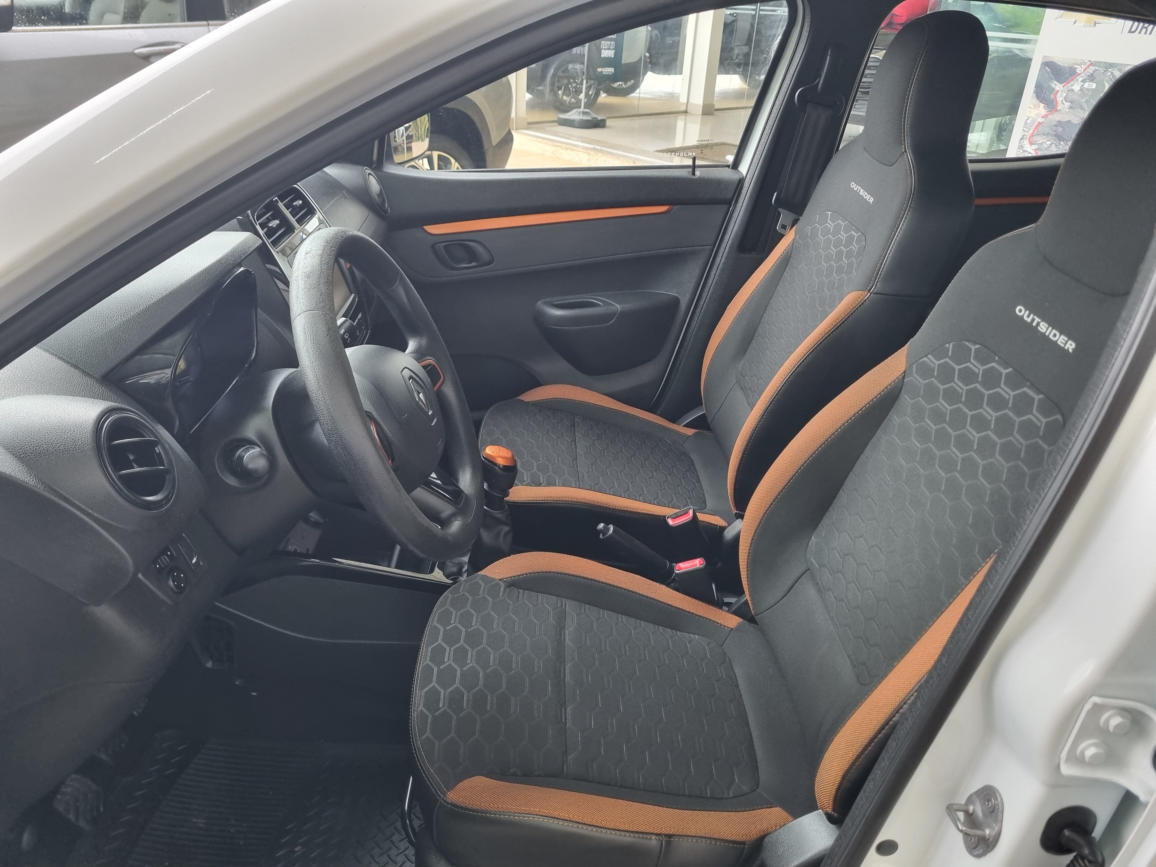 KWID 1.0 12V SCE FLEX OUTSIDER MANUAL6