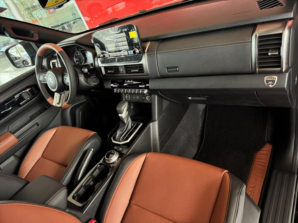 Mitsubishi-TRITON-2.4 BITURBO DIESEL CD TERRA 4X4 AUTOMÁTICO