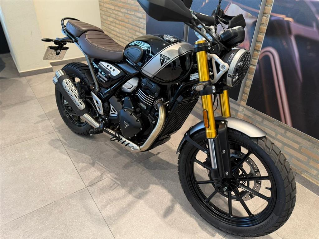 TRIUMPH-SCRAMBLER-400 X