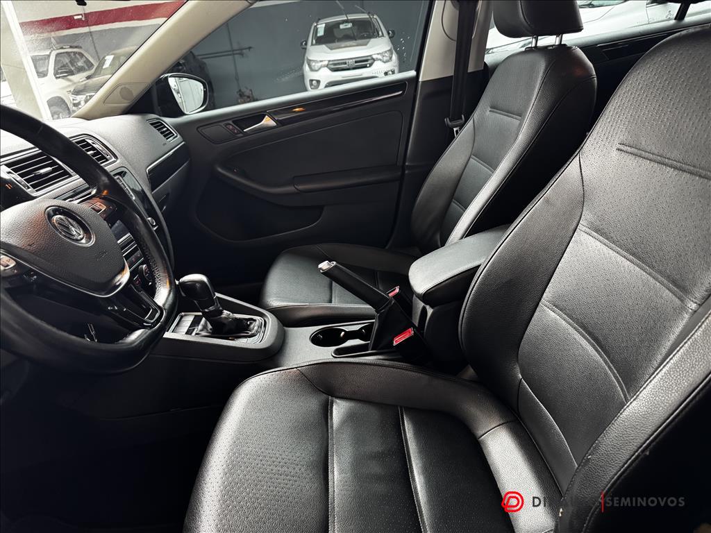 VW - Volkswagen-JETTA-2.0 TSI HIGHLINE 211CV GASOLINA 4P TIPTRONIC