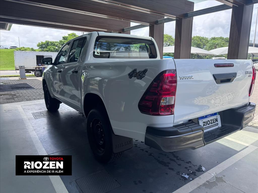 HILUX 2.8 D-4D TURBO DIESEL CD POWER PACK 4X4 AUTOMÁTICO3