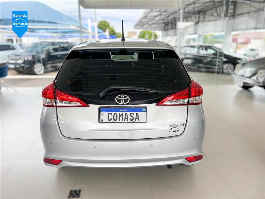 YARIS 1.3 16V FLEX XL LIVE MULTIDRIVE6