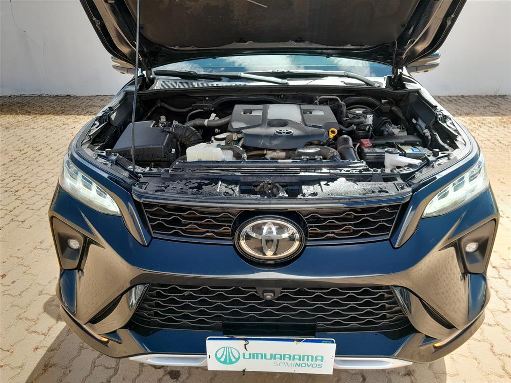 HILUX SW4 2.8 D-4D TURBO DIESEL DIAMOND 7L 4X4 AUTOMÁTICO