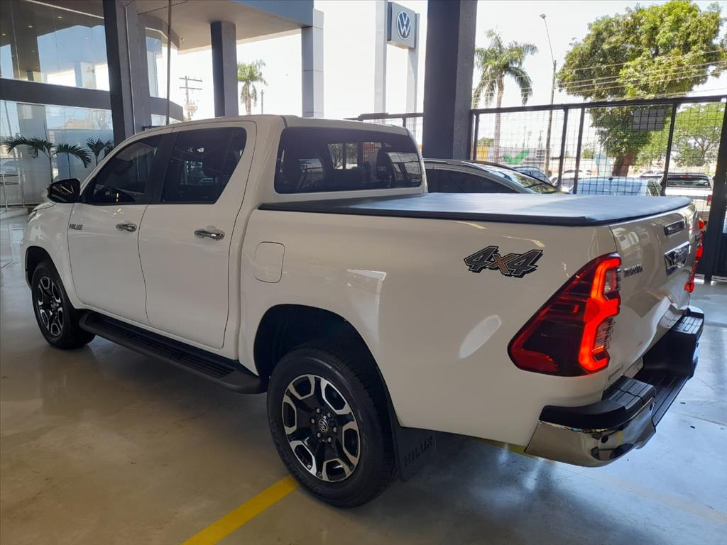 HILUX 2.8 D-4D TURBO DIESEL CD SRV 4X4 AUTOMÁTICO5