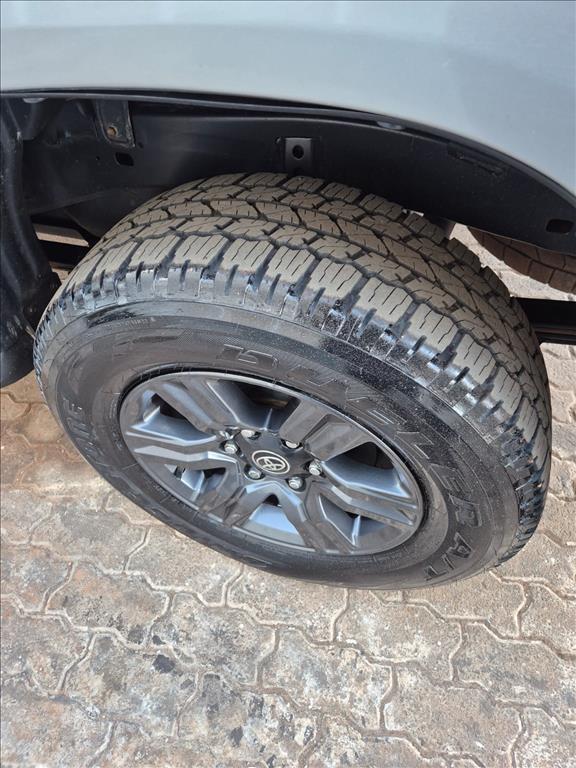 HILUX 2.8 D-4D TURBO DIESEL CD SR 4X4 AUTOMÁTICO8