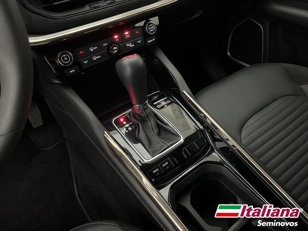 COMMANDER 1.3 T270 TURBO FLEX LIMITED AT611