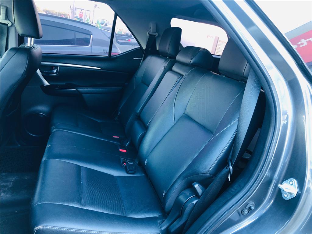 HILUX SW4 2.8 D-4D TURBO DIESEL SRX 4X4 AUTOMÁTICO8