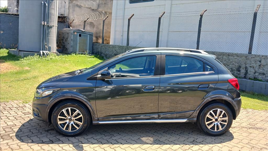 ONIX 1.4 MPFI ACTIV 8V FLEX 4P AUTOMÁTICO4