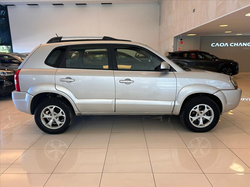 Hyundai-TUCSON-2.0 MPFI GLS 16V 143CV 2WD FLEX 4P AUTOMÁTICO