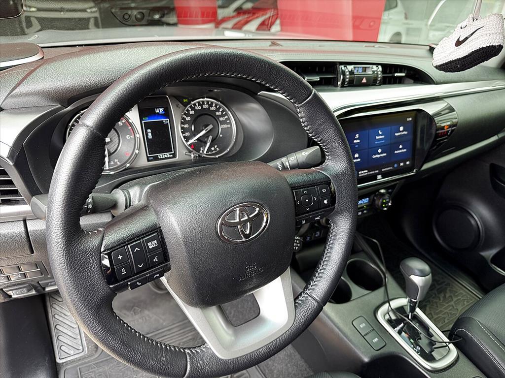 Toyota Hilux - 2.8 D-4D TURBO DIESEL CD SRX 4X4 AUTOMÁTICO