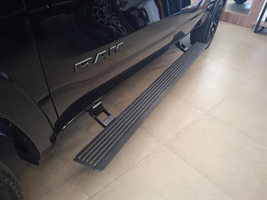 1500 3.0 HURRICANE 6 BITURBO GASOLINA LARAMIE NIGHT EDITION CD 4X4 AUTOMÁTICO5