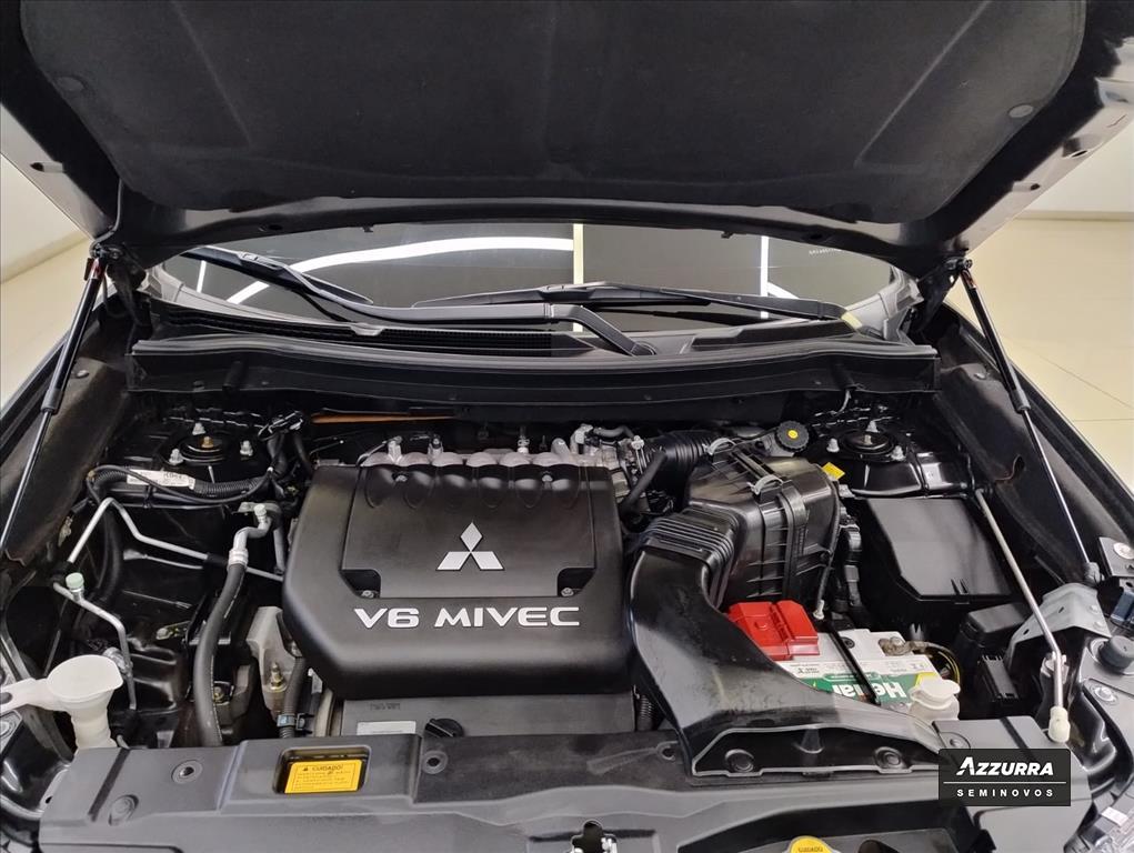 OUTLANDER 3.0 GT 4X4 V6 24V GASOLINA 4P AUTOMÁTICO
