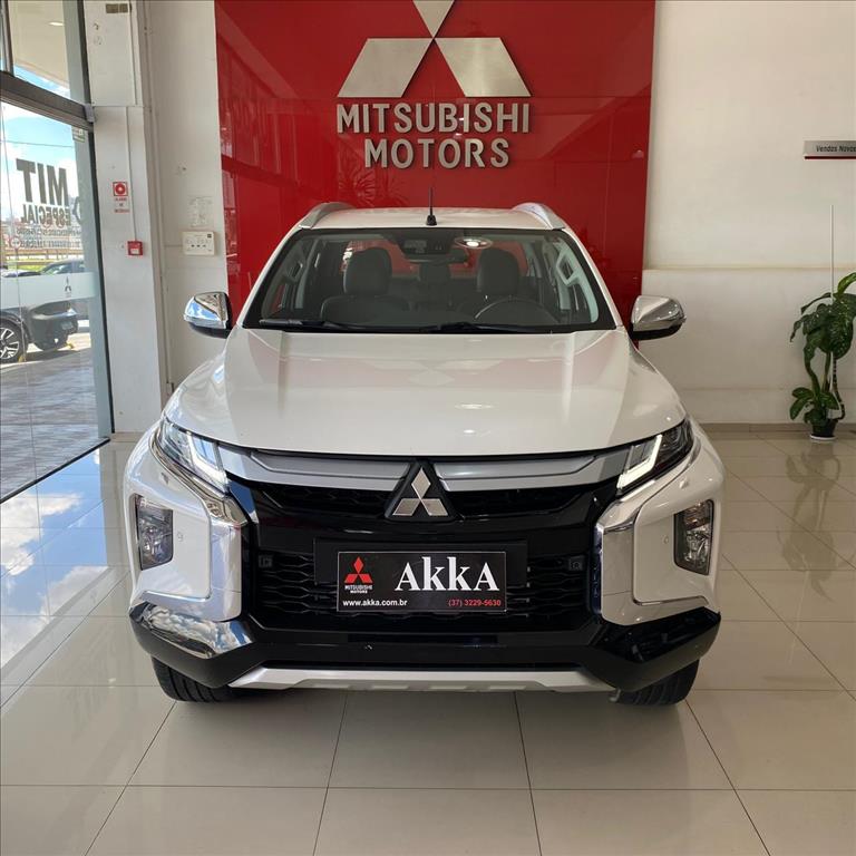 Mitsubishi-L200 TRITON-2.4 16V TURBO DIESEL SPORT HPE-S CD 4P 4X4 AUTOMÁTICO