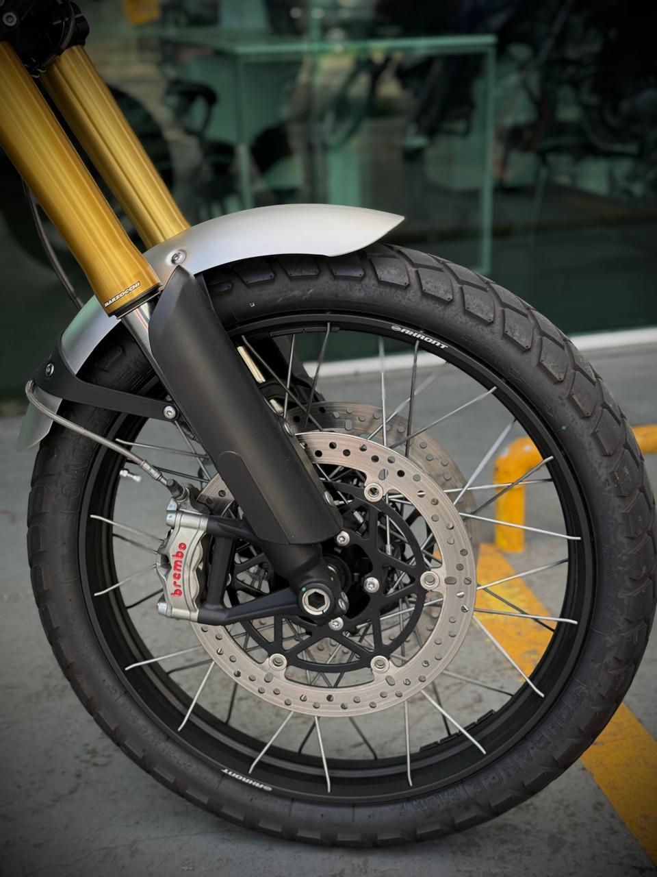 TRIUMPH-SCRAMBLER-1200 XE