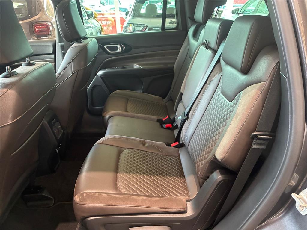 COMMANDER 1.3 T270 TURBO FLEX OVERLAND AT68