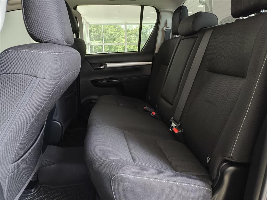 HILUX 2.8 D-4D TURBO DIESEL CD SR 4X4 AUTOMÁTICO10