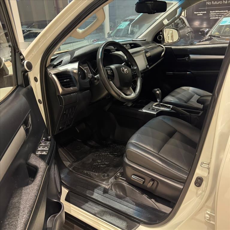 HILUX 2.8 D-4D TURBO DIESEL CD SRX 4X4 AUTOMÁTICO7