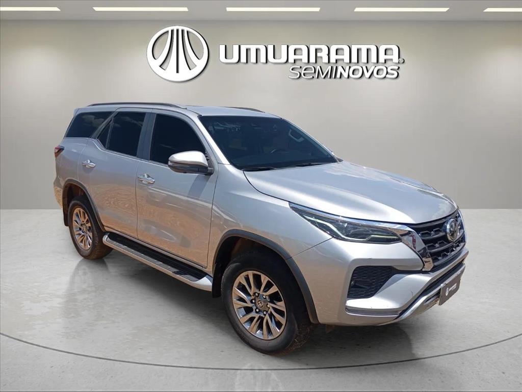 HILUX SW4 2.8 D-4D TURBO DIESEL SRX 7L 4X4 AUTOMÁTICO1