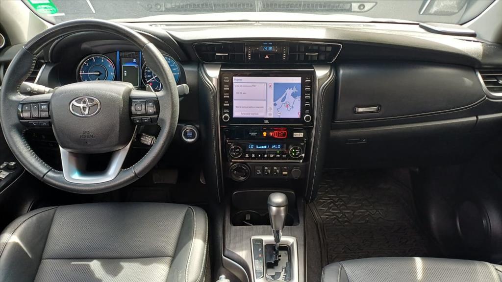 HILUX SW4 2.8 D-4D TURBO DIESEL SRX 7L 4X4 AUTOMÁTICO8