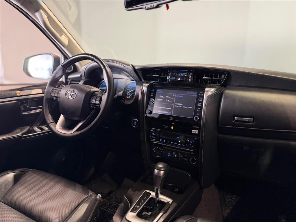 HILUX SW4 2.8 D-4D TURBO DIESEL SRX 7L 4X4 AUTOMÁTICO5