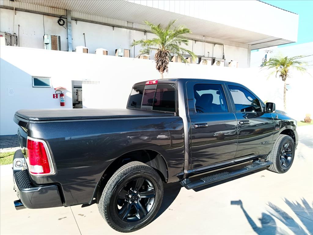 CLASSIC 5.7 V8 GASOLINA LARAMIE CD 4X4 AUTOMÁTICO4