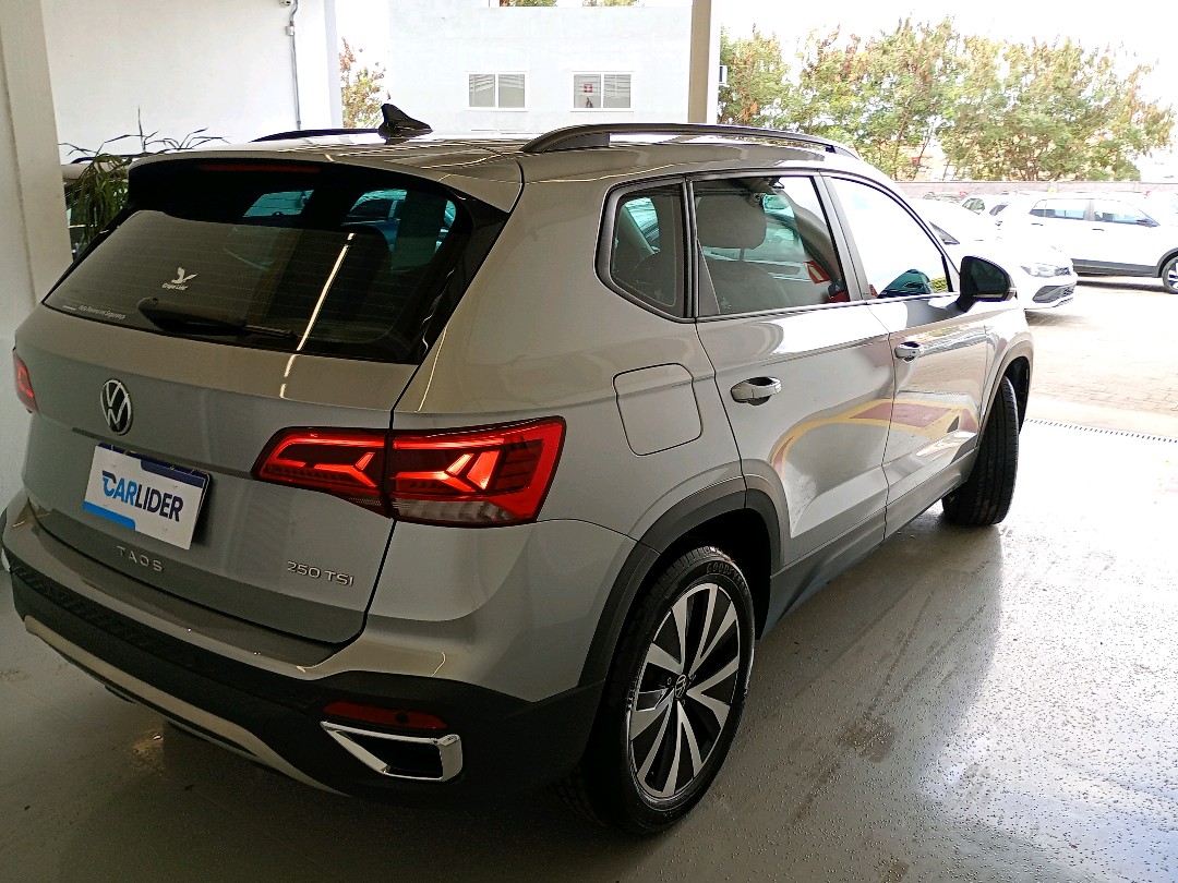 TAOS 1.4 250 TSI TOTAL FLEX COMFORTLINE AUTOMÁTICO13