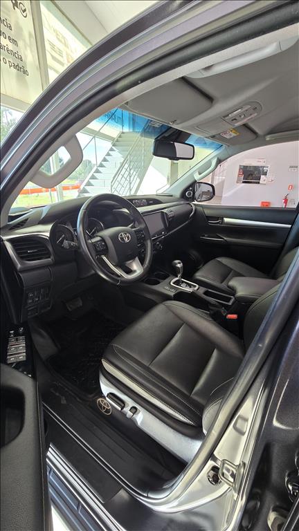 HILUX 2.8 D-4D TURBO DIESEL CD SRX 4X4 AUTOMÁTICO11