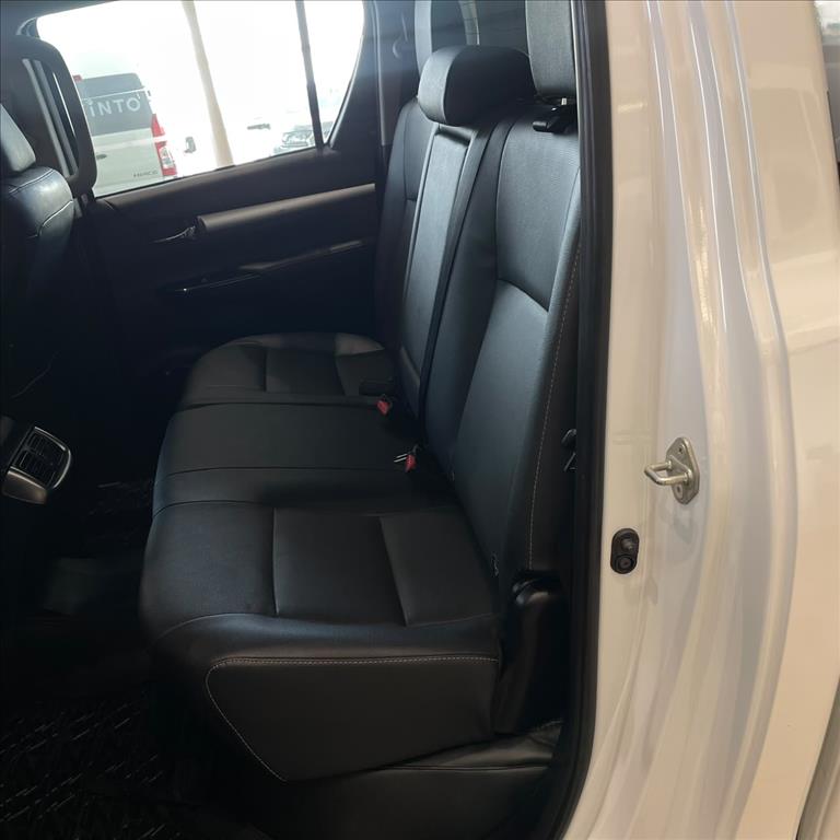 HILUX 2.8 D-4D TURBO DIESEL CD SRX 4X4 AUTOMÁTICO12