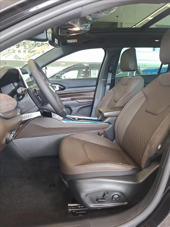 COMMANDER 1.3 T270 TURBO FLEX OVERLAND AT67