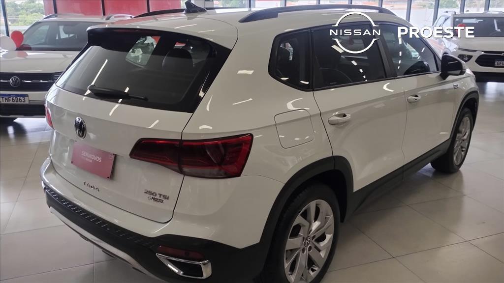 TAOS 1.4 250 TSI TOTAL FLEX COMFORTLINE AUTOMÁTICO4