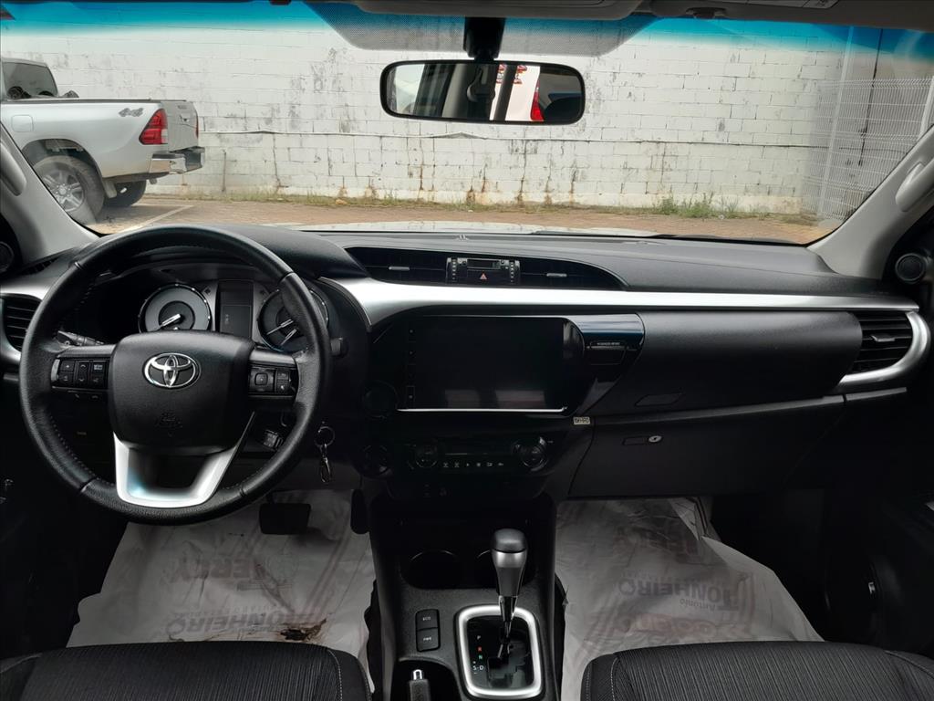 HILUX 2.8 D-4D TURBO DIESEL CD SR 4X4 AUTOMÁTICO11