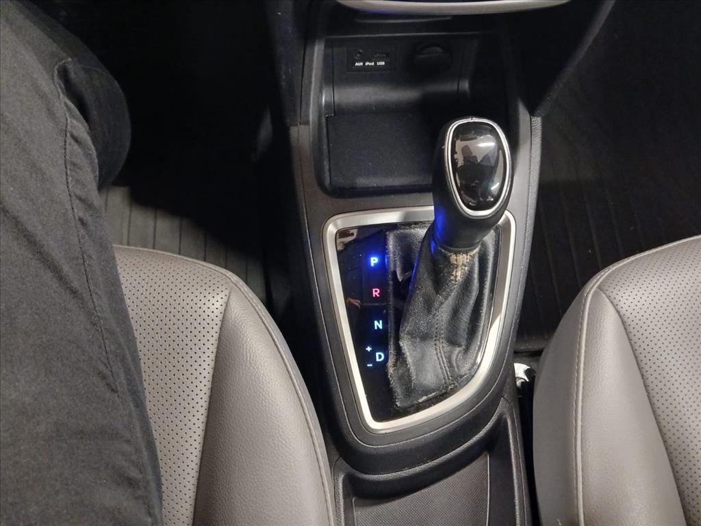 Hyundai-HB20S-1.6 PREMIUM 16V FLEX 4P AUTOMÁTICO