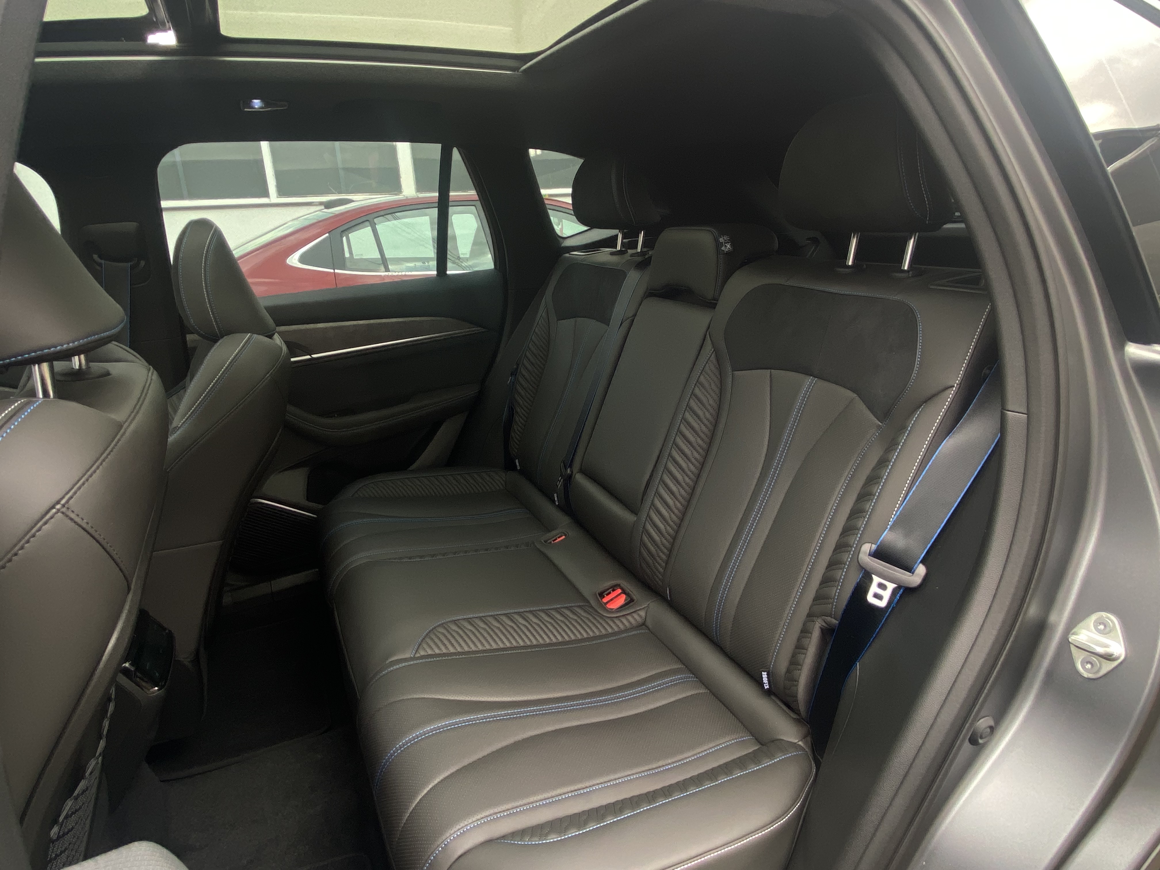 KOLEOS 1.5 TURBO HEV ESPRIT ALPINE DHT19