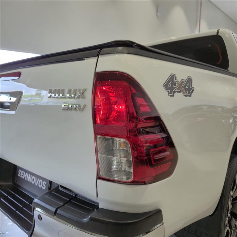 HILUX 2.8 D-4D TURBO DIESEL CD SRV 4X4 AUTOMÁTICO6
