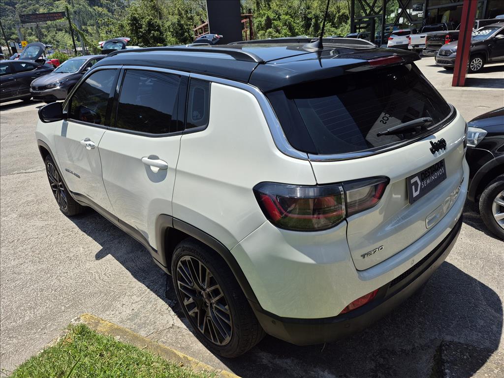 Foto ilustrativa do carro