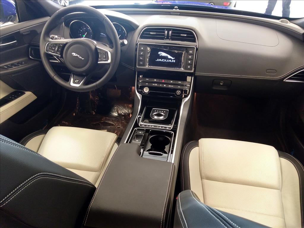 XE 2.0 16V INGENIUM P250 GASOLINA R-SPORT 4P AUTOMÁTICO