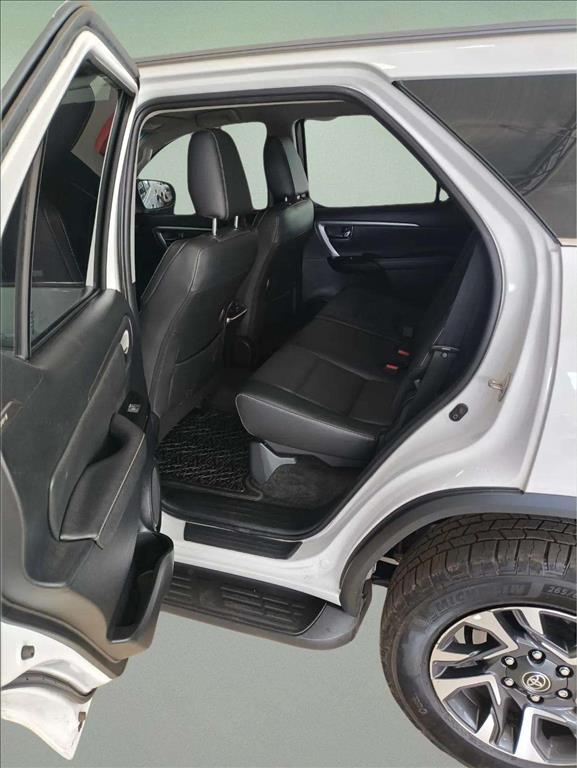 HILUX 2.8 D-4D TURBO DIESEL CD CONQUEST 4X4 AUTOMÁTICO8