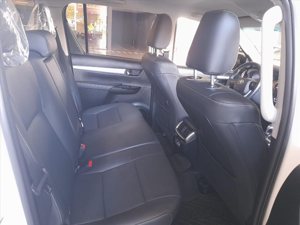 HILUX 2.8 D-4D TURBO DIESEL CD SRV 4X4 AUTOMÁTICO12