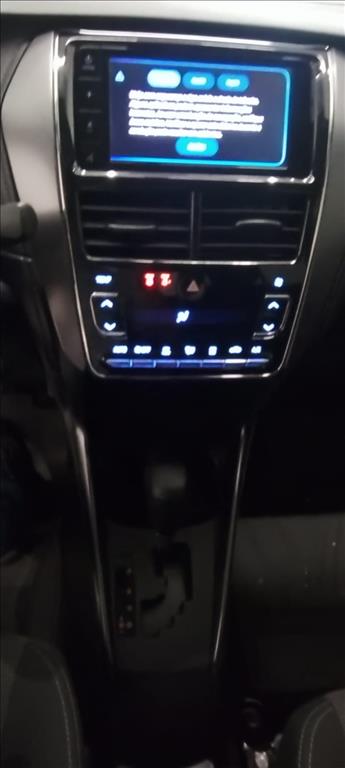 YARIS 1.5 16V FLEX SEDAN XL LIVE MULTIDRIVE10