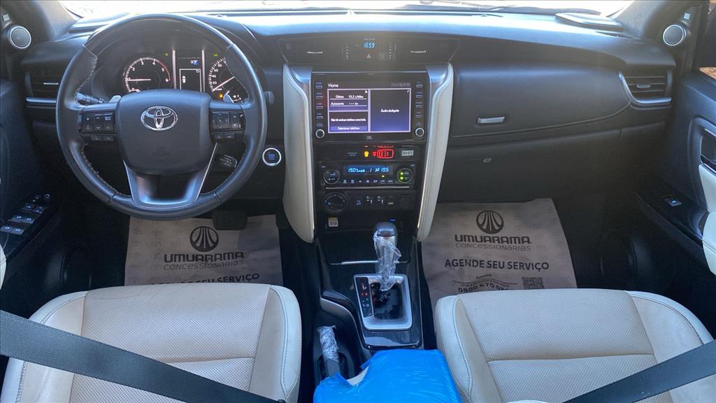 HILUX SW4 2.8 D-4D TURBO DIESEL DIAMOND 7L 4X4 AUTOMÁTICO5