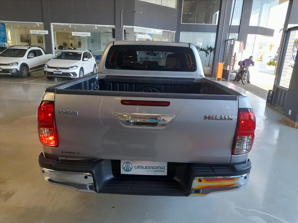 HILUX 2.8 D-4D TURBO DIESEL CD SR 4X4 AUTOMÁTICO4