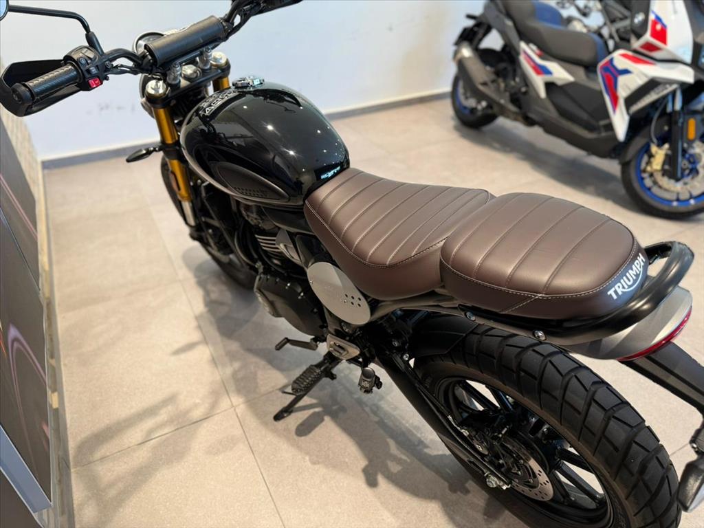 TRIUMPH-SCRAMBLER-400 X
