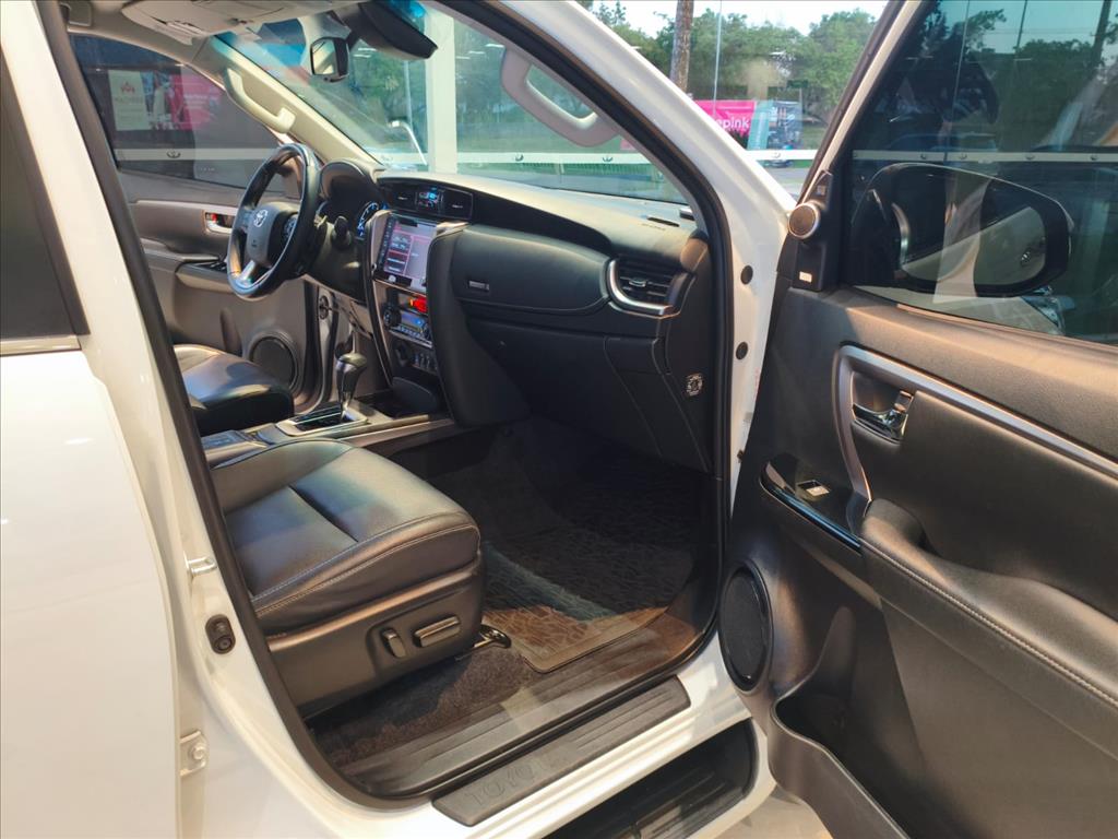 HILUX SW4 2.8 D-4D TURBO DIESEL SRX 7L 4X4 AUTOMÁTICO13