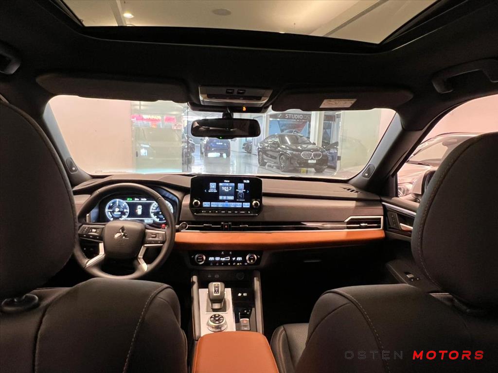 Mitsubishi-OUTLANDER-2.4 PHEV SIGNATURE S-AWC DHT